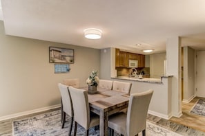 Vila | Cozinha privada | Fogão, cooktop, lava-louças, torradeira