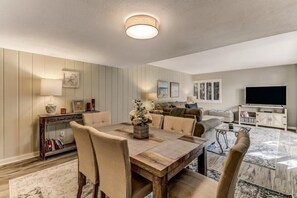 2 bedrooms, desk, cots/infant beds, free WiFi - 2065 Beachwood (Fernandina Beach)