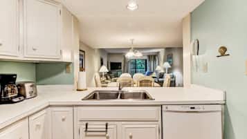 公寓式客房 | 私人厨房 | 炉灶、洗碗机、厨具/餐具