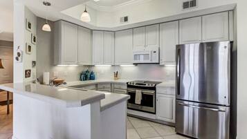 Condo | Private kitchen