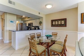 House | Private kitchen | Stovetop, dishwasher, cookware/dishes/utensils