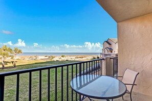 Condo | Sacada