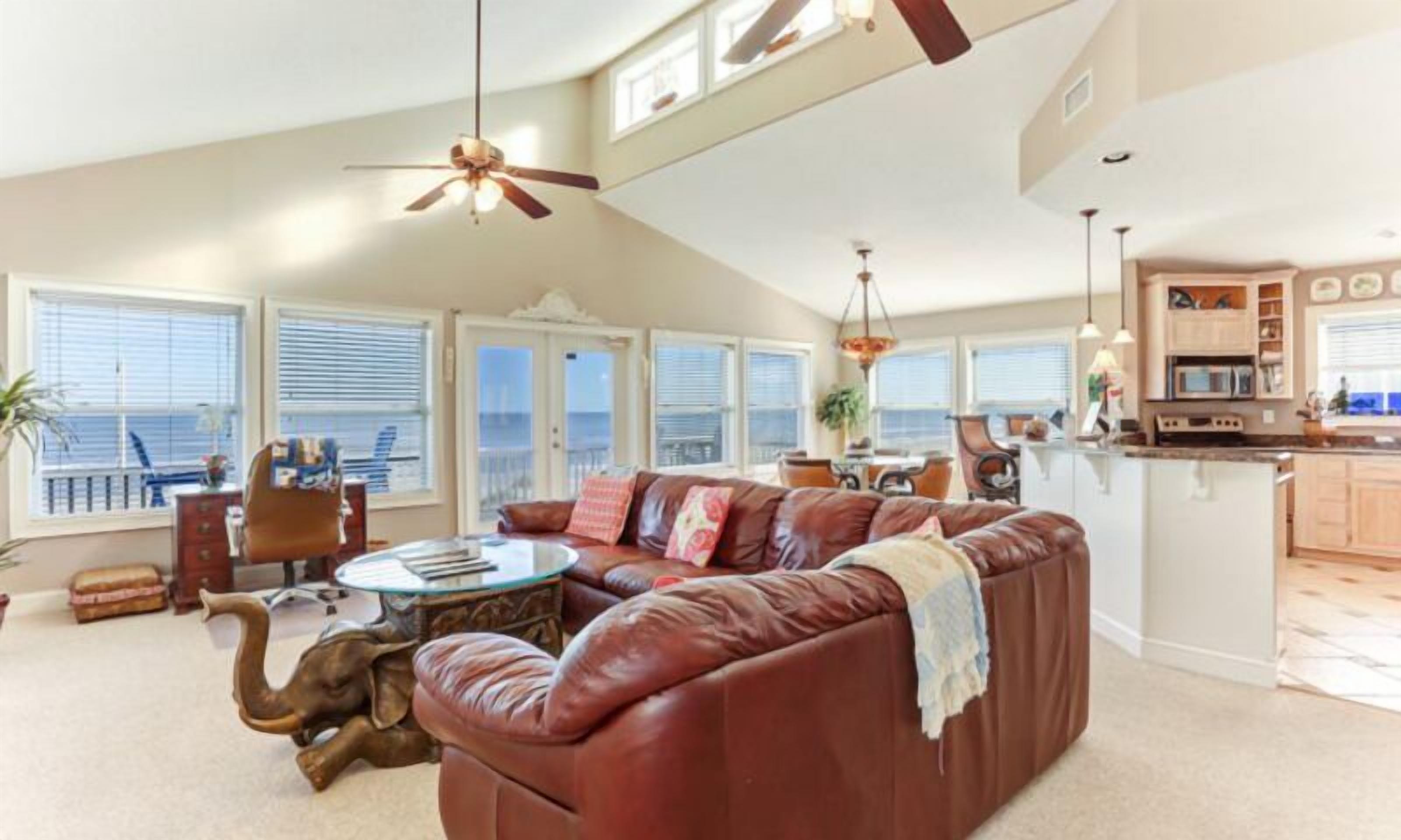 บ้านพัก | ห้องนั่งเล่น | ทีวีจอแบน