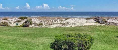 På stranden