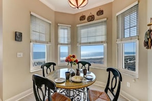 Condo | Private kitchen | Dishwasher, cookware/dishes/utensils