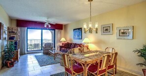 Living room - 1830-turtle-dunes (Fernandina Beach)