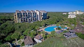 Kolam renang terbuka