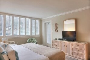 2 bedrooms, desk, cots/infant beds, free WiFi