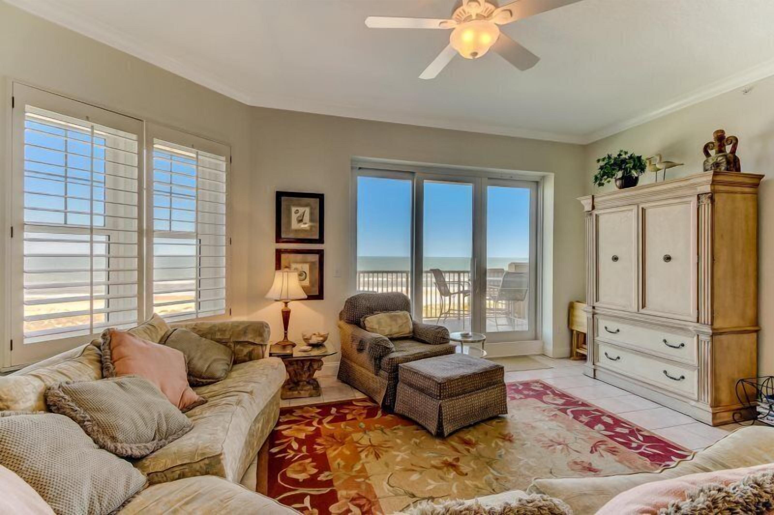 Condo | Living room | Flat-screen TV