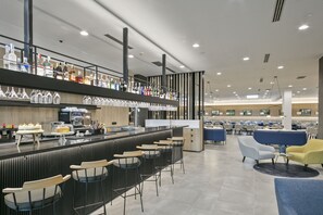 Bar (on property) - Hotel Acta Voraport (Barcelona)