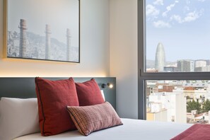 In-room safe, desk, blackout drapes, soundproofing - Hotel Acta Voraport (Barcelona)