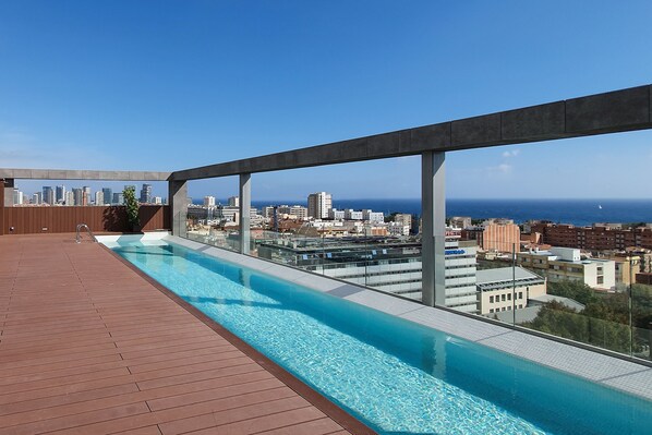 Seasonal outdoor pool, sun loungers