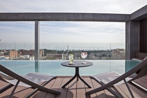 Seasonal outdoor pool, pool loungers