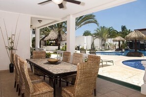 Condo - Large Ground Floor Condo Steps From the Pool (Jacó)