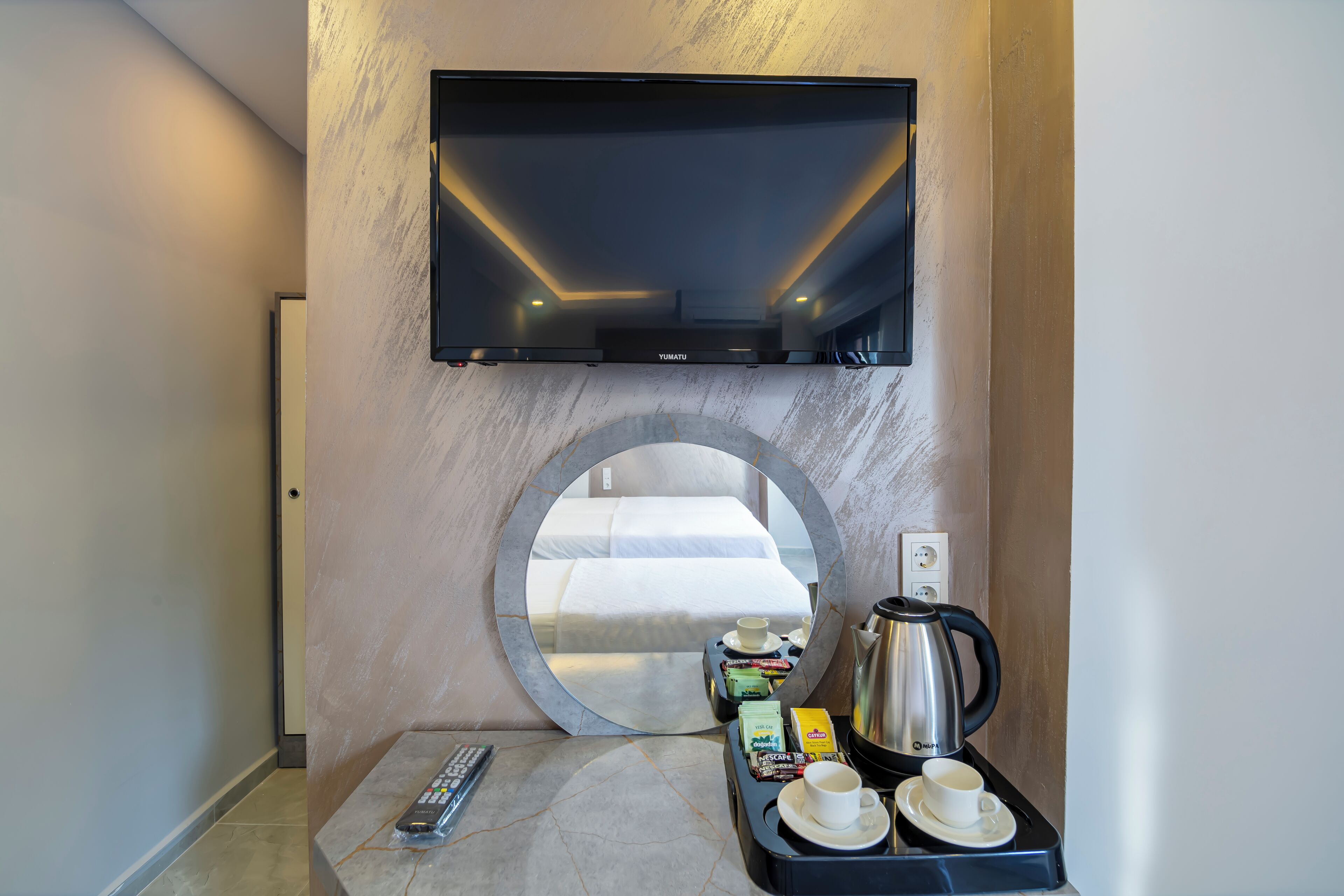 Basic Triple Room | Television