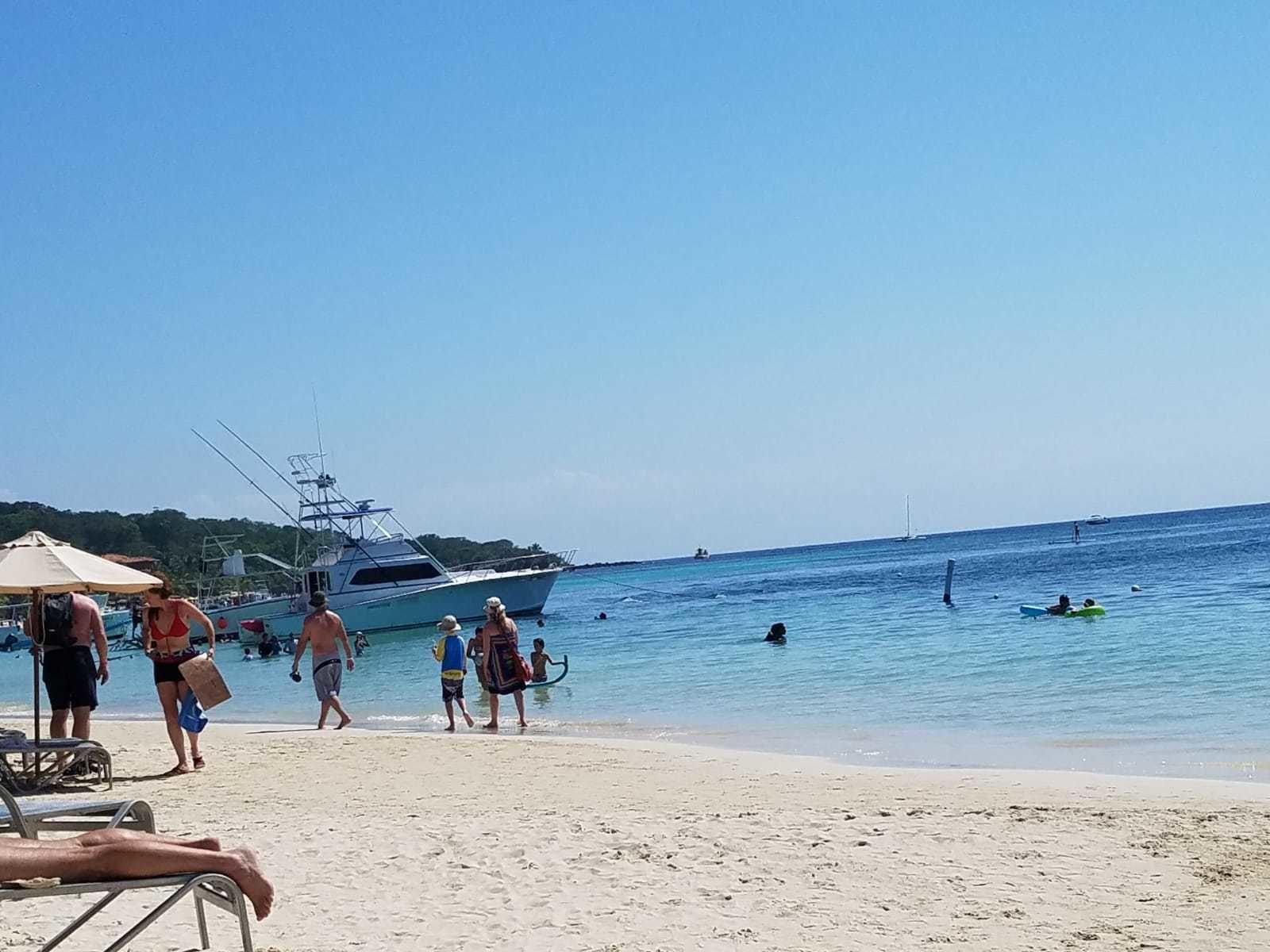 Una playa cerca, 10 bares en la playa