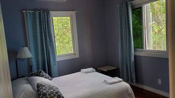 Rumah Keluarga | Selimut bulu angsa, didekorasi berbeda-beda, dan Wi-Fi gratis