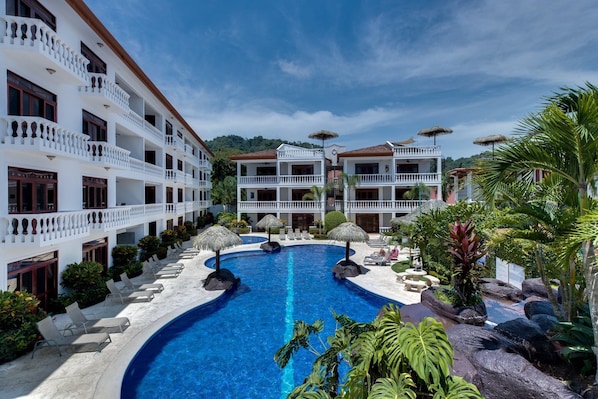 Huis | Zwembad | Een buitenzwembad