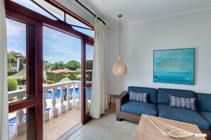 Huoneisto (2BR/2BA Unit in Exclusive Community) | Olohuone | Taulutelevisio