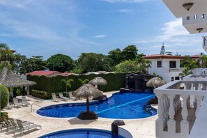 Apartment (2BR/2BA Unit in Exclusive Community) | Pool | Außenpool