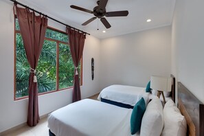 Condo (Great 3rd Floor Condo in Seaside Comm) | 2 habitaciones, tabla de planchar con plancha y wifi gratis 