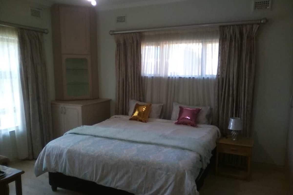 In-room safe, desk, laptop workspace, free WiFi