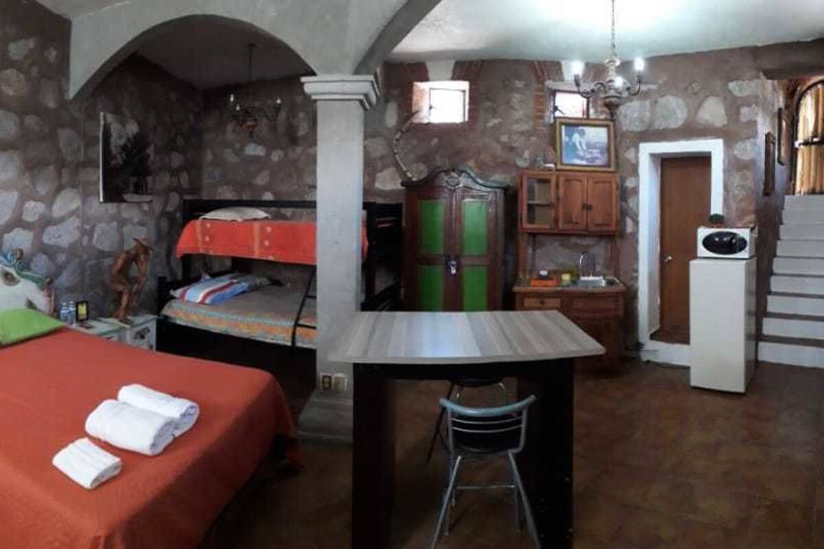 Habitación familiar | Wifi gratis y ropa de cama 