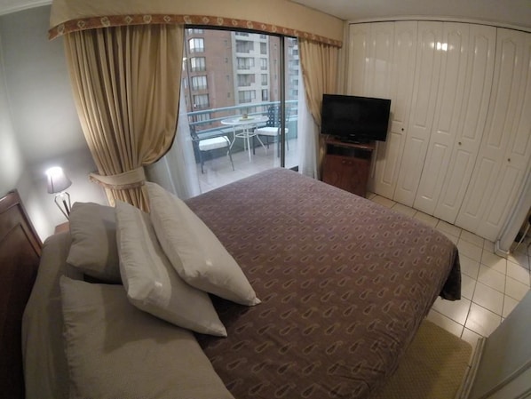 Minibar, coffres-forts dans les chambres, rideaux occultants