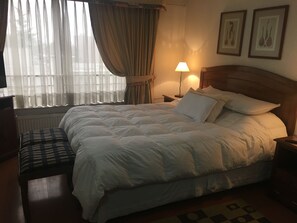 Minibar, Zimmersafe, Verdunkelungsvorhänge, Bügeleisen/Bügelbrett