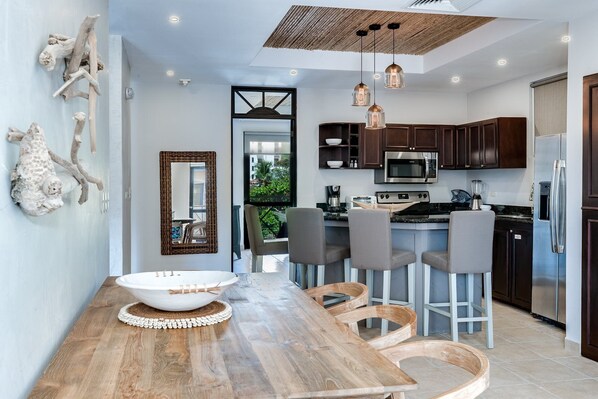 Apartment | Eigene Küche | Kühlschrank, Mikrowelle, Ofen, Herdplatte