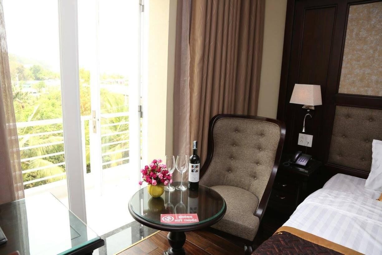 In-room safe, desk, laptop workspace, blackout curtains