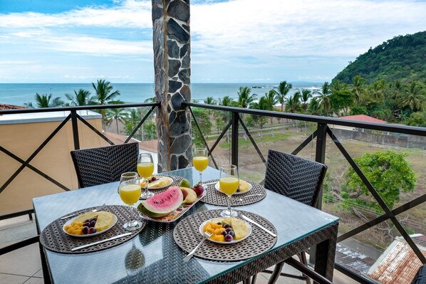 Condo (5th Flr Ocean View Penthouse with 2 L) | Balcony