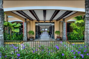 Condo (Perfect Oceanfront Retreat for Your F) | Exterior