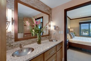 4 bedrooms, desk, free WiFi