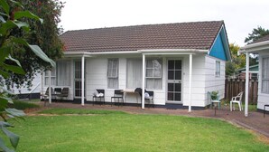 Front of property - Lincoln Court Motel (Auckland)