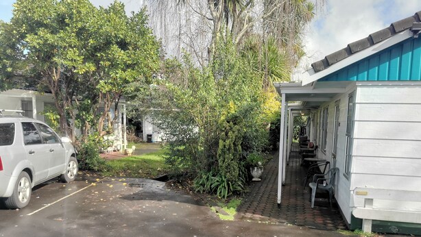 Parking - Lincoln Court Motel (Auckland)