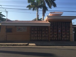 Entrada de la propiedad