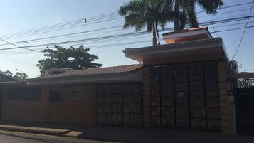 Entrada de la propiedad