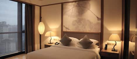 Premium bedding, pillowtop beds, minibar, in-room safe