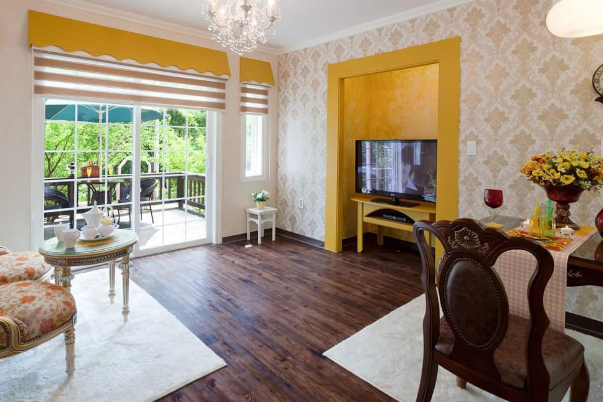 ANGEL DREAM | Living area | Flat-screen TV