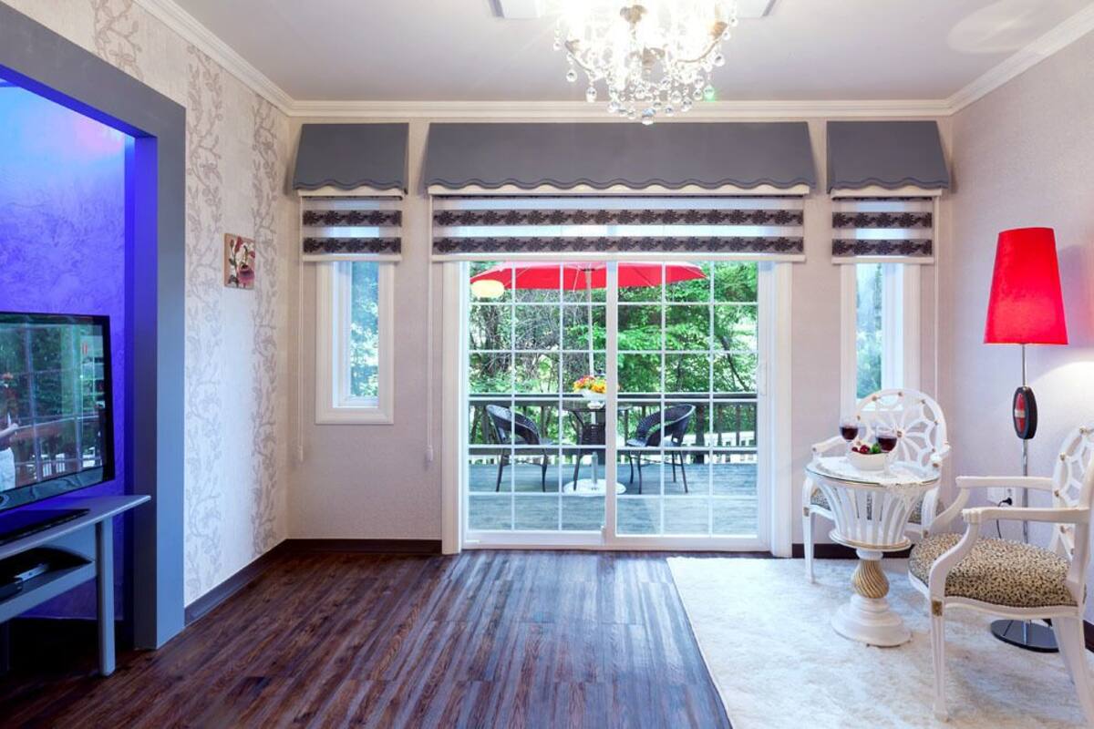 ANGEL KISS | Living area | Flat-screen TV
