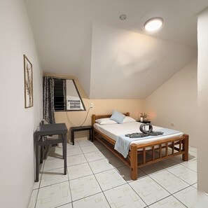 Standaard kamer, airconditioning | Luxe beddengoed, een laptopwerkplek, beddengoed