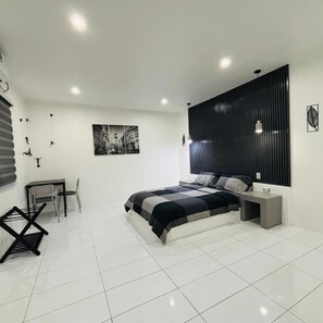 Executive-huone | Ylelliset vuodevaatteet, kannettavalle tietokoneelle sopiva työtila