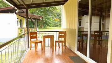 Standard Room, 1 Queen Bed, Non Smoking, Resort View | Terrace/patio