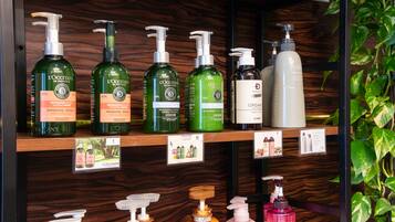 Ducha y bañera combinadas y bañera profunda