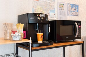 Coffee service - Yokohama Sakuragicho Town Hotel 24 (Yokohama)
