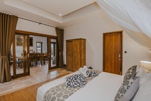 Literie de qualité, minibar, coffre-fort, bureau