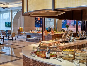 Desayuno buffet todos los días (con cargo)