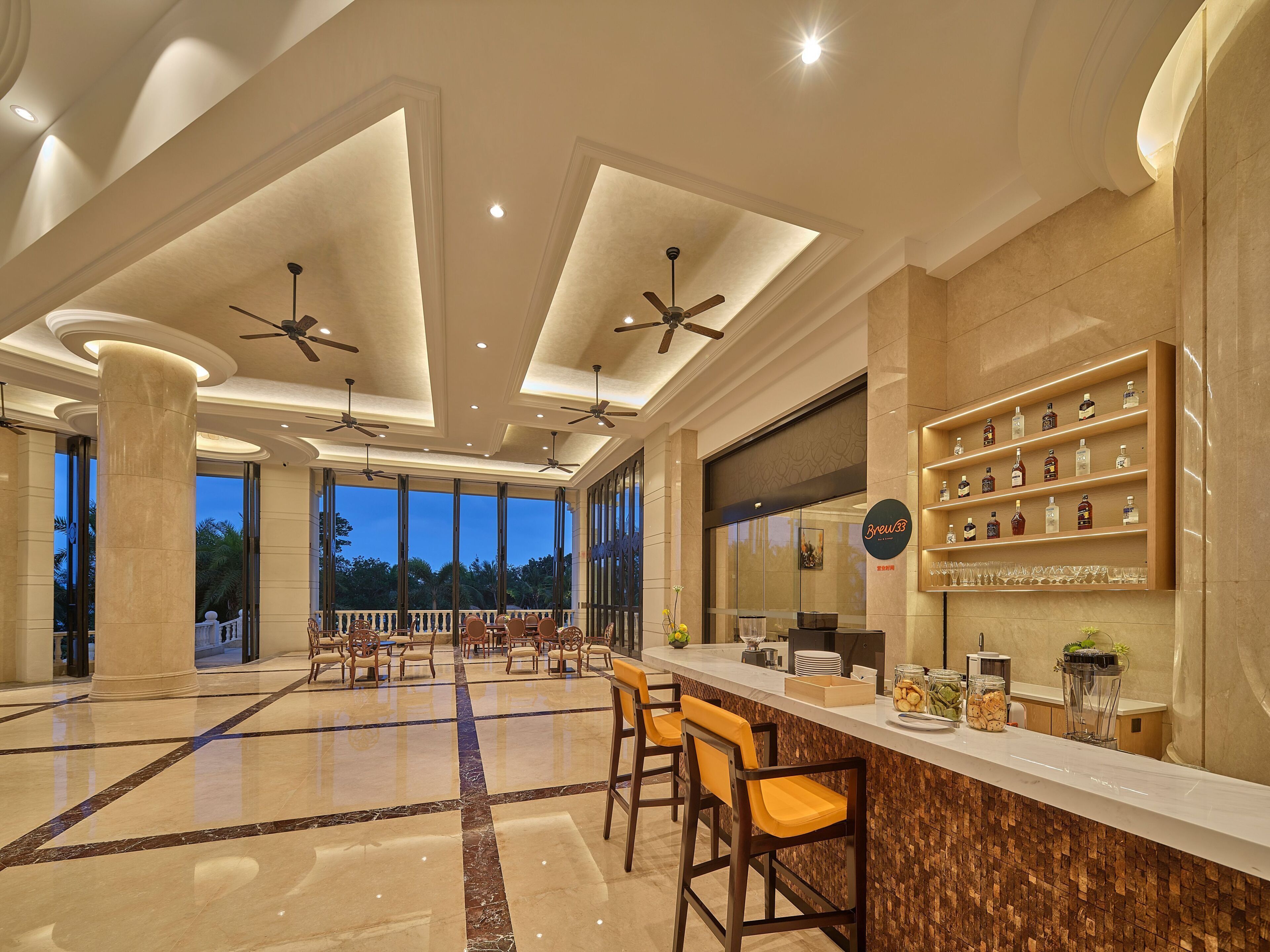 Lobby lounge