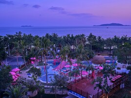 Kolam renang outdoor